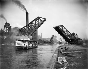 755px-12th_Street_bascule_bridge,_Chicago,_Illinois,_ca._1905