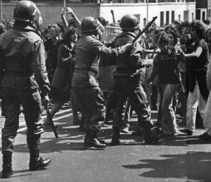 Manifestazione_femminista_in_Italia_del_1977