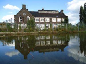 op_de_Valreep_Amsterdam_squat-400x300