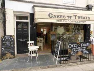 Cakes-N-Treats