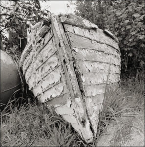 old_boat_20_black_and_white