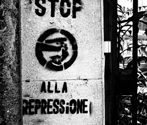 basta+repressione
