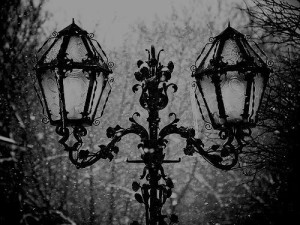 alone-black-and-white-dark-dark-paradise-Favim.com-1028080
