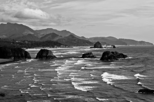 black-and-white-beach-waves-picturesbeach-waves-in-black-and-white-picture-image-tumblr-m3wfatrg (1)